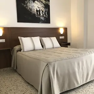 https://hostal-restaurante-el-cruce-ardales.es-andalucia.com